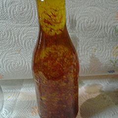 A picture of Saffron infused oil.