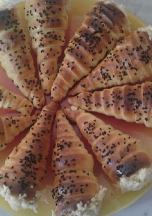 صورة لوصفة كورنيات محشية بحشوة رائعة 👌👍💝💕