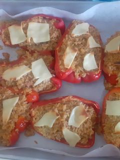 Una foto de Pimientos rellenos de arroz😋