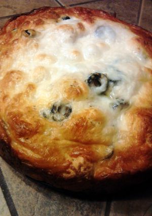 A picture of Olive & Garlic Pull Apart Bread.