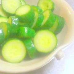 A picture of Quick and Tasty 5-Minute Lightly Pickled Cucumbers.