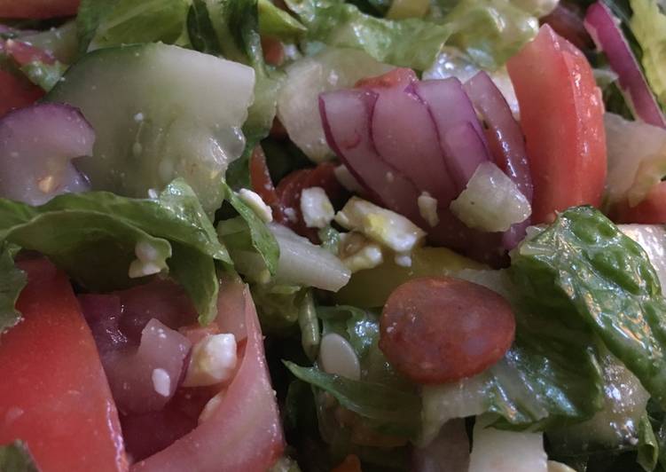 How to Prepare Homemade Greek Hoagie Salad