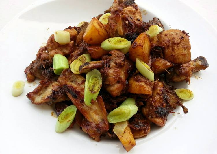 Fried Chicken With Potato And Leek In Ginger Sauce