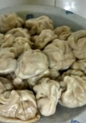 A picture of *Momo*.
