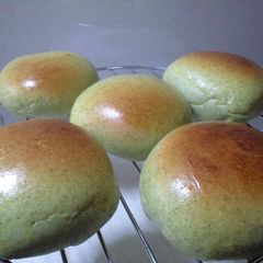 A picture of Mugwort Anpan in a Bread Maker.