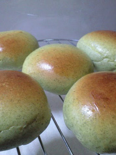 A picture of Mugwort Anpan in a Bread Maker.