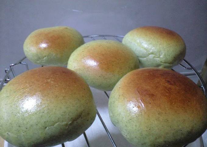 Mugwort Anpan in a Bread Maker