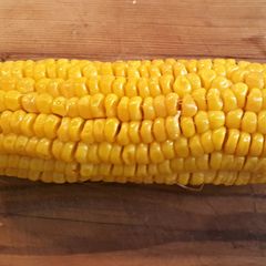 A picture of Corn on the cob..