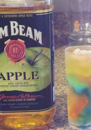 A picture of Jim Beam Apple Gummy Shooters.