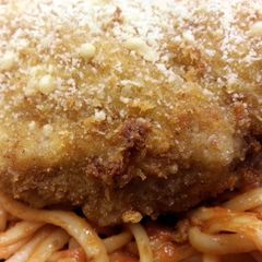 A picture of Chicken Parmesan.