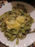 Fideos verdes con salsa a la Dringue