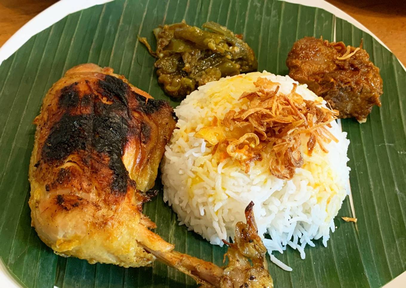 Ayam goreng padang dan cabai hijau
