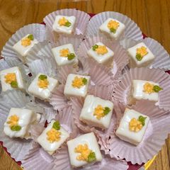 A picture of Apple Jelly Petit Fours.