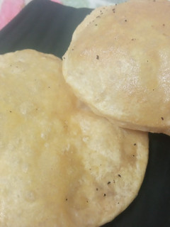 A picture of Simple poori.