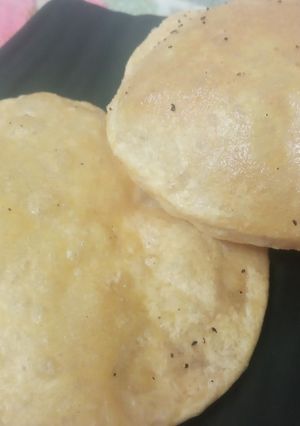 A picture of Simple poori.
