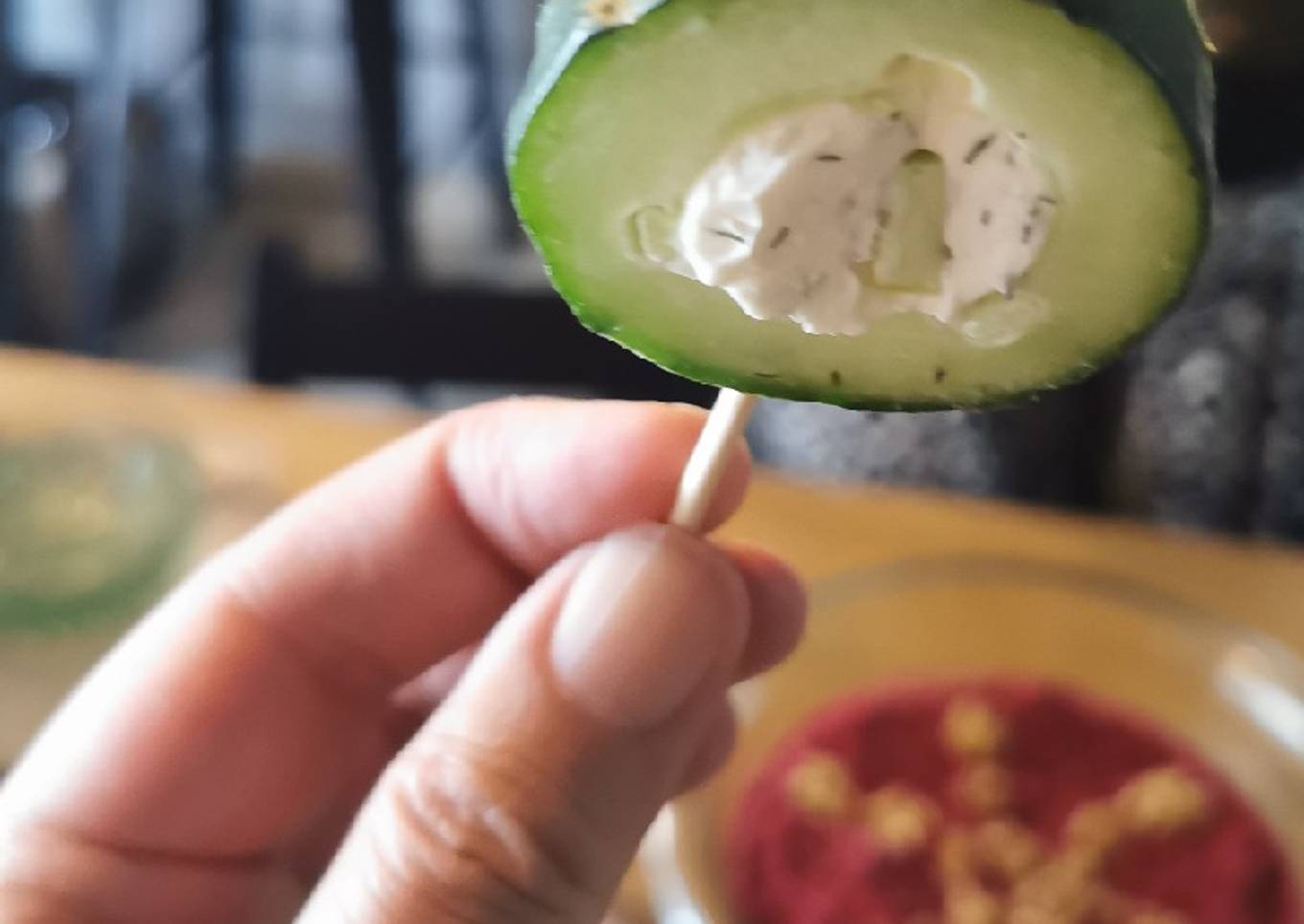 Paletas de pepino y queso de cabra