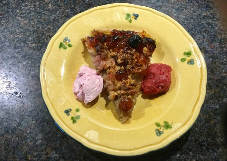 Recipe: Yummy Butterdejstærte med rabarber, syltet calamondin og
syltede valnødder