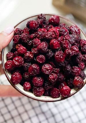 عکسی از دستور آلبالو خشکه با هواپز