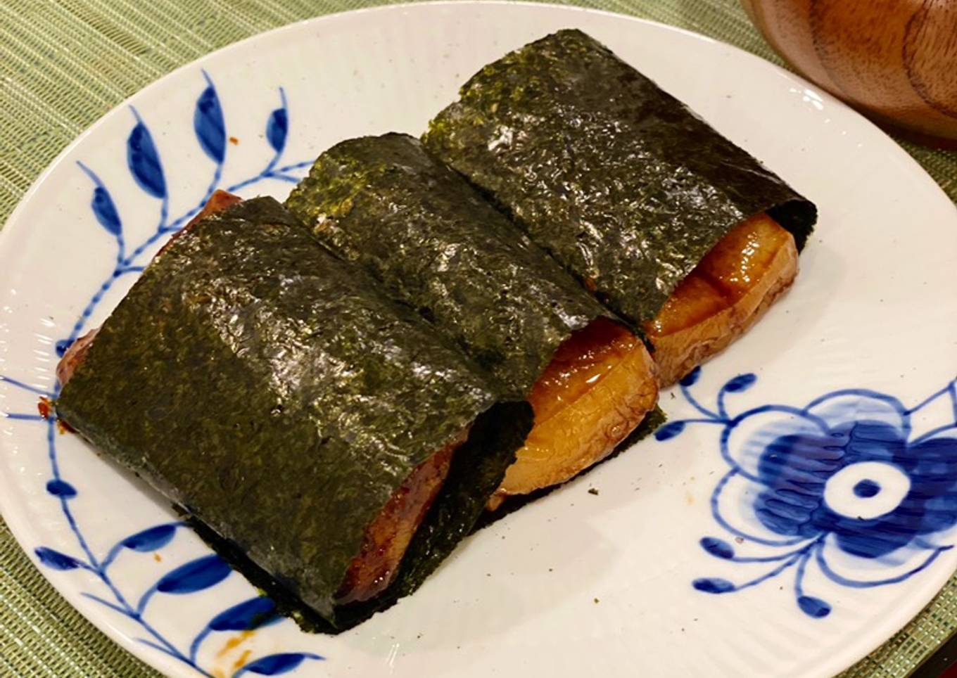 Isobe Yaki - Japanese grilled rice cake with soy sauce, sugar and seaweed