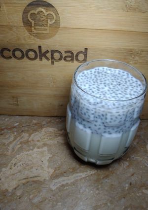 A picture of Elaichi Chia milk.