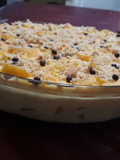 Una foto de Postre con vainillas y durazno!!