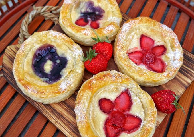 Fruit &amp; Cream Pastry🫐🍓