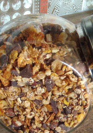Une photo de Granola noisettes, 3 noix et chocolat noir