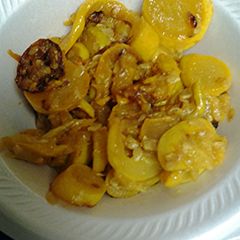A picture of Squash and onions.
