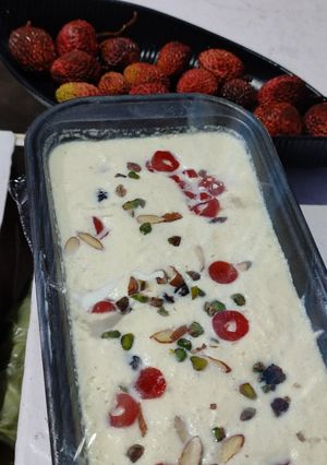 A picture of Litchi ice cream.