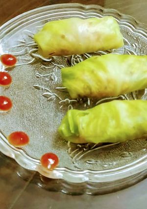A picture of Steamed cabbage rolls.
