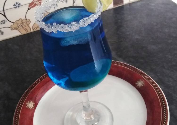 Step-by-Step Guide to Prepare Homemade Blue Margarita