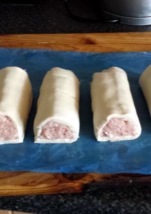 A picture of yummy homemade sausage rolls.