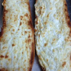 A picture of Easy Cheesy Bread.
