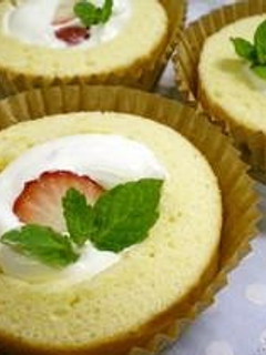 A picture of Premium Roll Cake.
