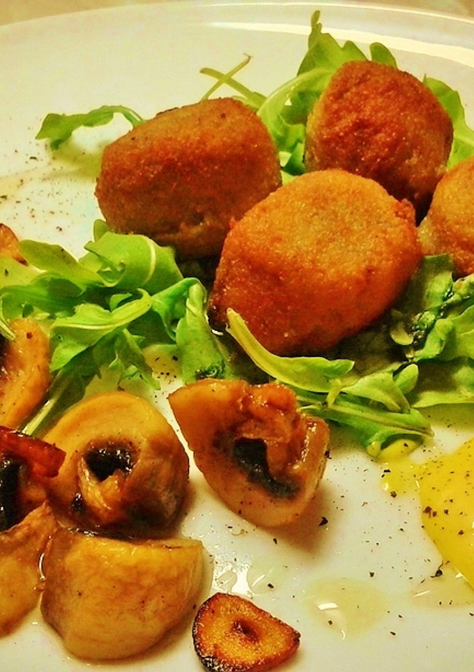 Una foto de Croquetas de champiñones y foie