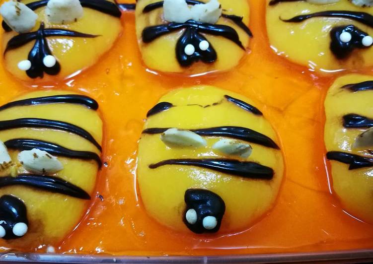 Recipe of Speedy Honey Bee Orange Jello dessert