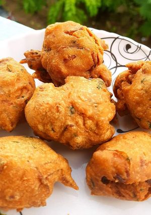 A picture of Methi ki pakodi.