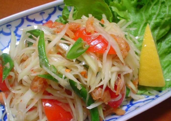Som Tum (Thai Green Papaya Salad)