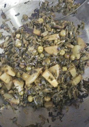 A picture of Aloo methi.