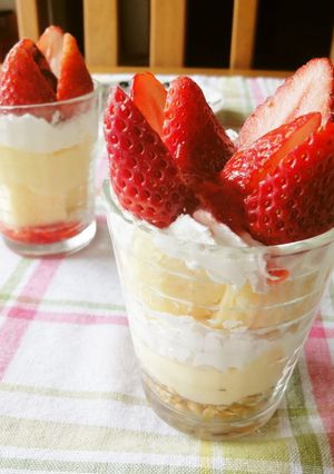 A picture of Strawberry and Custard Parfait.