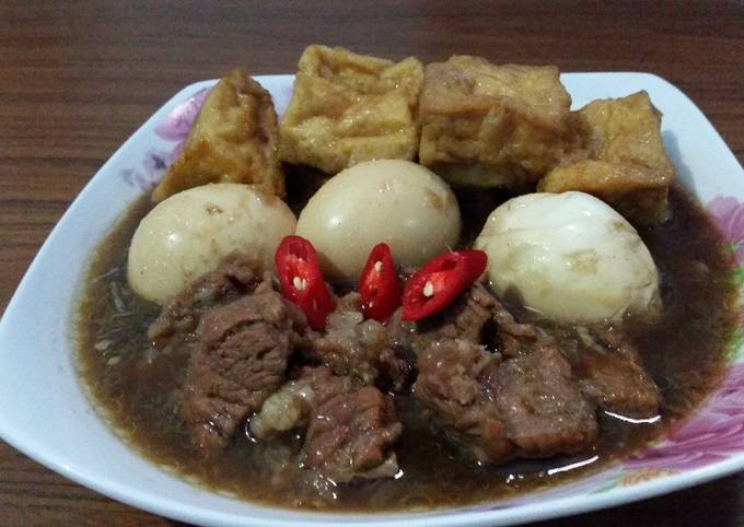 Semur (Daging, Telur dan Tahu)