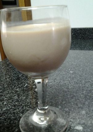 A picture of Irish cream recipe.