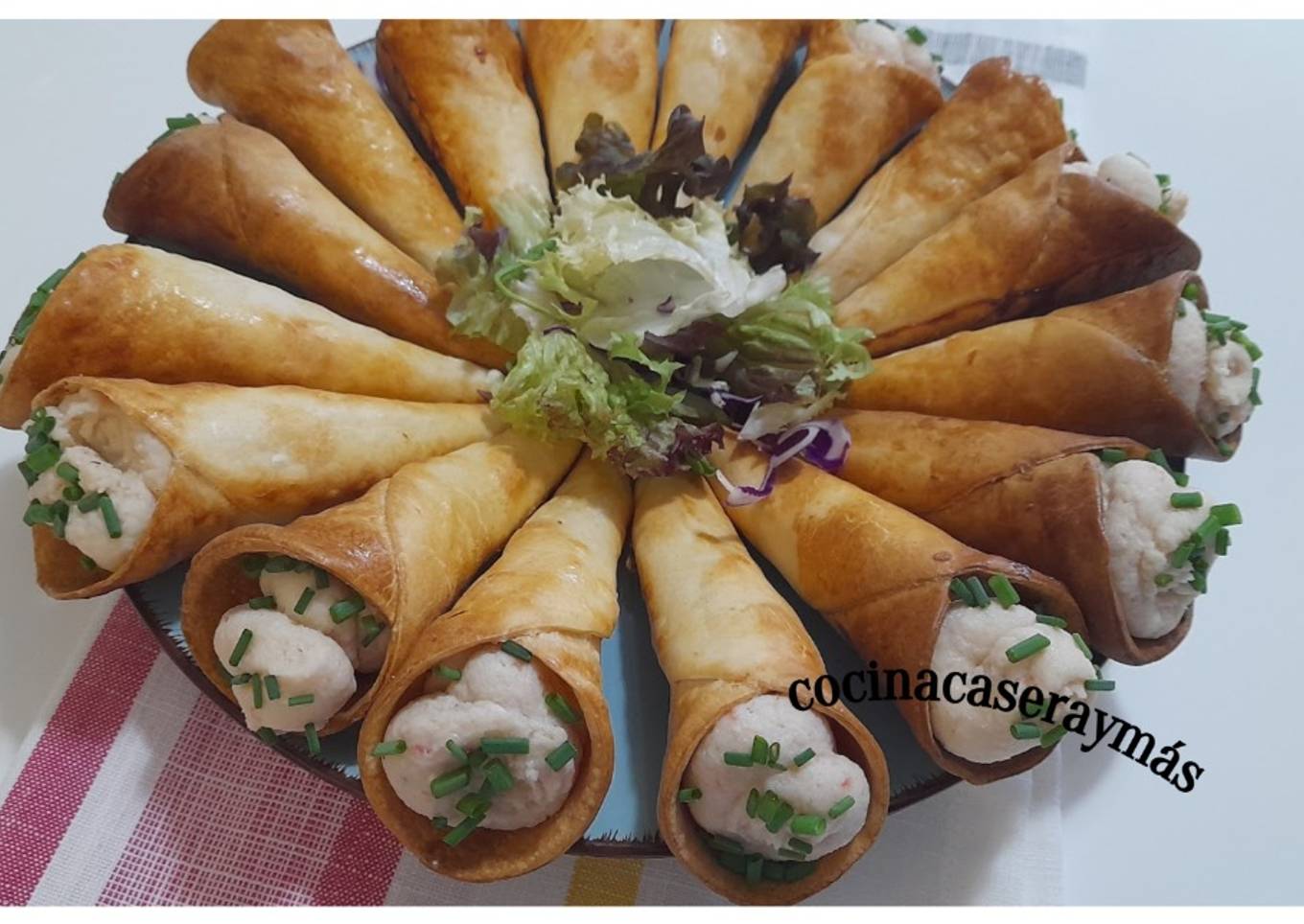 Cucuruchos de brandada de merluza y gambas