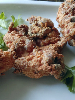 A picture of Super Juicy Super Crispy Fried Chicken Thighs.