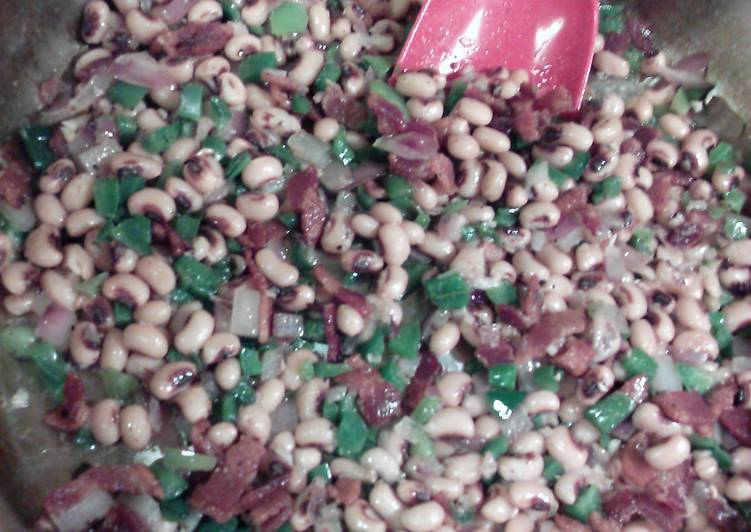 Steps to Prepare Ultimate Pan fryed black eyed peas.