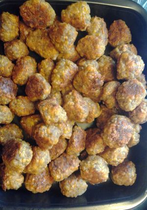 A picture of Sausage cheese balls.