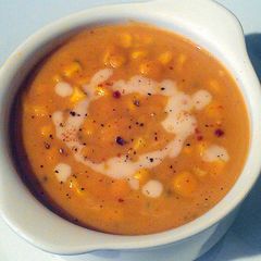 A picture of Vickys Sweetcorn & Pumpkin Bisque, GF DF EF SF NF.