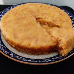 A picture of Carrot kishmish cake.