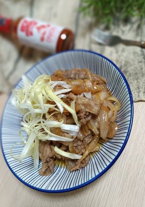 洋蔥燒牛肉貝里斯辣醬 的食譜成品照片