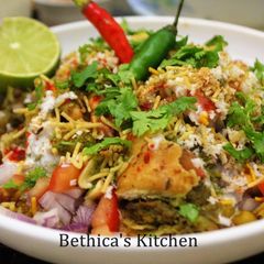 Ragda Samosa Chaat A picture of Ragda Samosa Chaat.